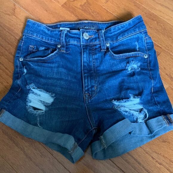 Aeropostale super high-rise size 2 distressed shorts - Picture 1 of 10